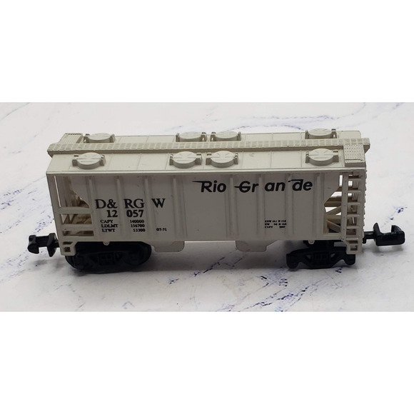 Rio Grande 2 Bay Covered Hopper D&RGW 12057 N Scale Train - Picture 3 of 8